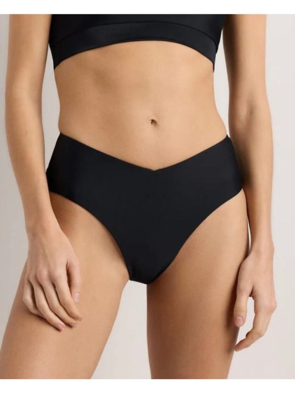 NWT Quince Italian V-Cut High-Rise Bikini Bottom in Black - Size: Small
